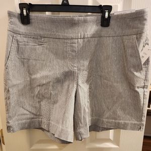 Westbound Shorts Women's Size 18 Black/White Stripe The Park Ave Fit NWT